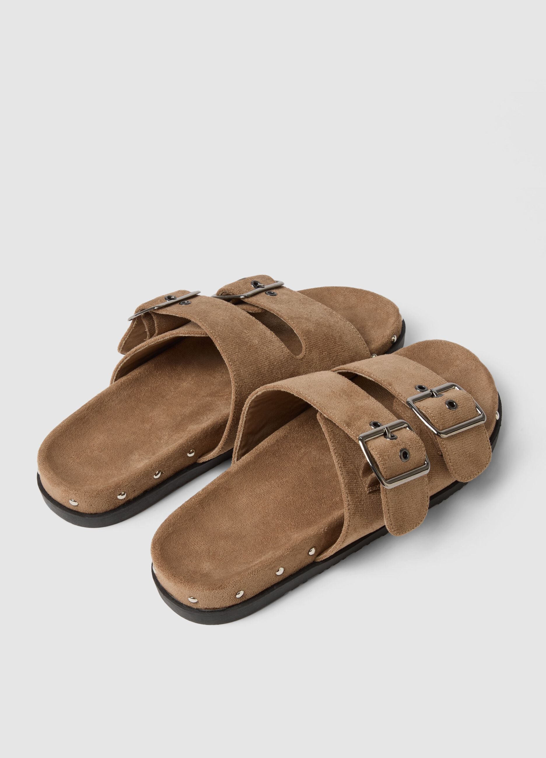 Beige sandals with buckles and metallic details