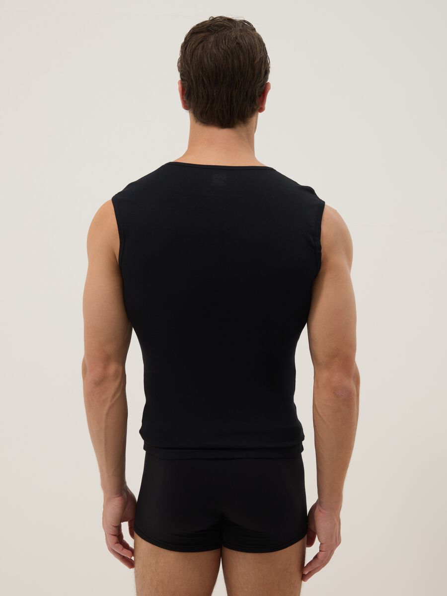 Black regular fit pure cotton tank top with wide shoulder strap_2