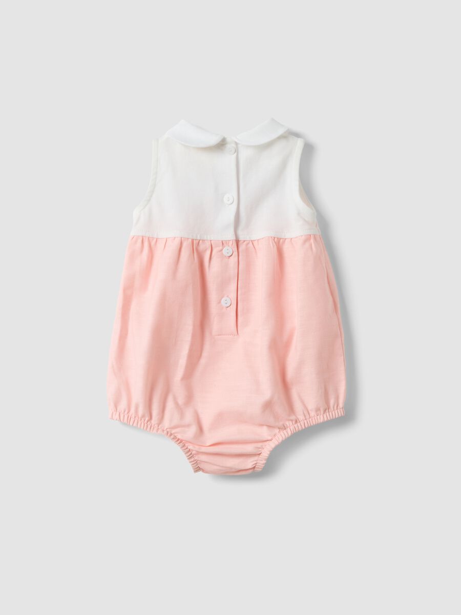 Pagliaccetto in misto cotone e lino con ricamo Winnie The Pooh da neonata_1