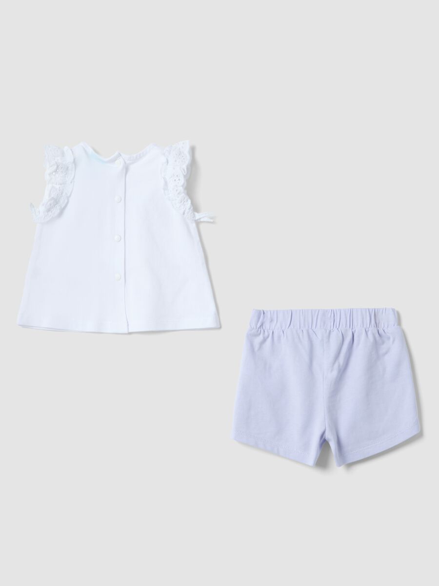 Completo bianco in puro cotone organico con top e shorts per neonati_1