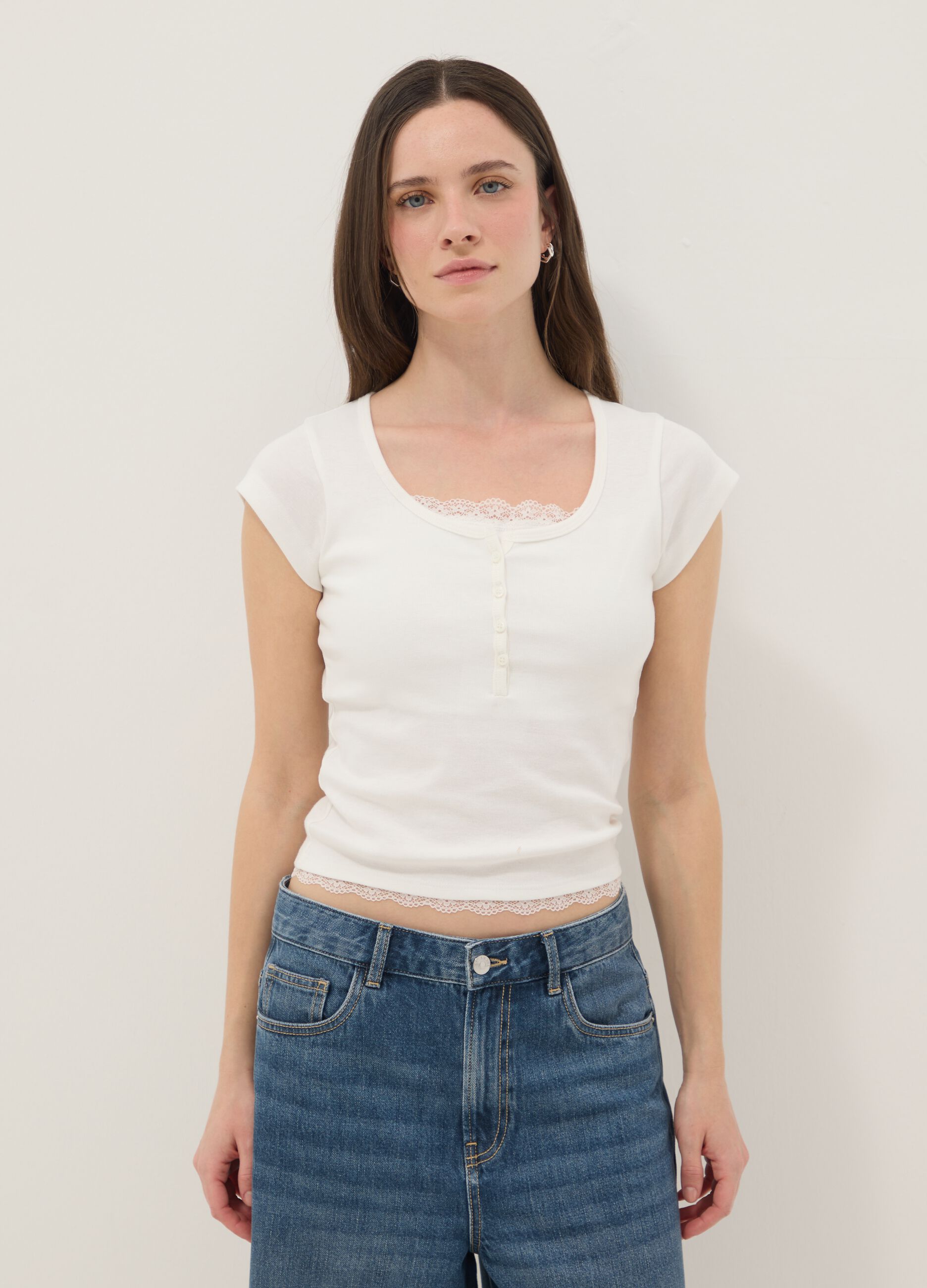 White cotton blend regular fit T-shirt with lace details