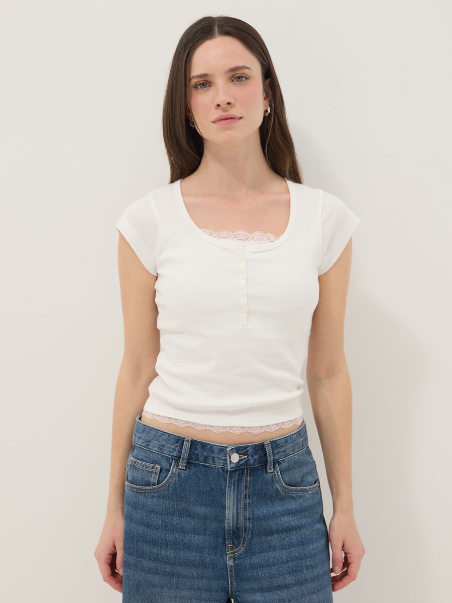 White cotton blend regular fit T-shirt with lace details_0