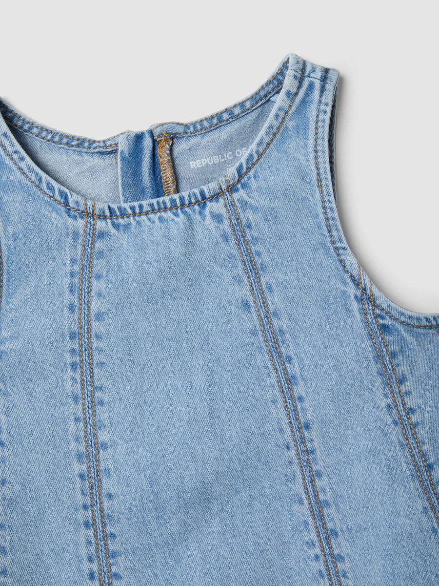 Girls&rsquo; light blue denim sleeveless dress in cotton blend, oversized fit_2