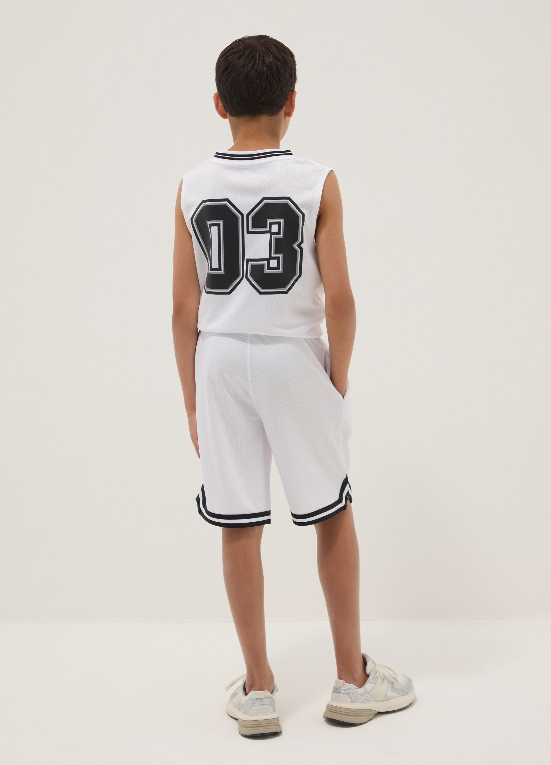 White shorts with elasticated waist