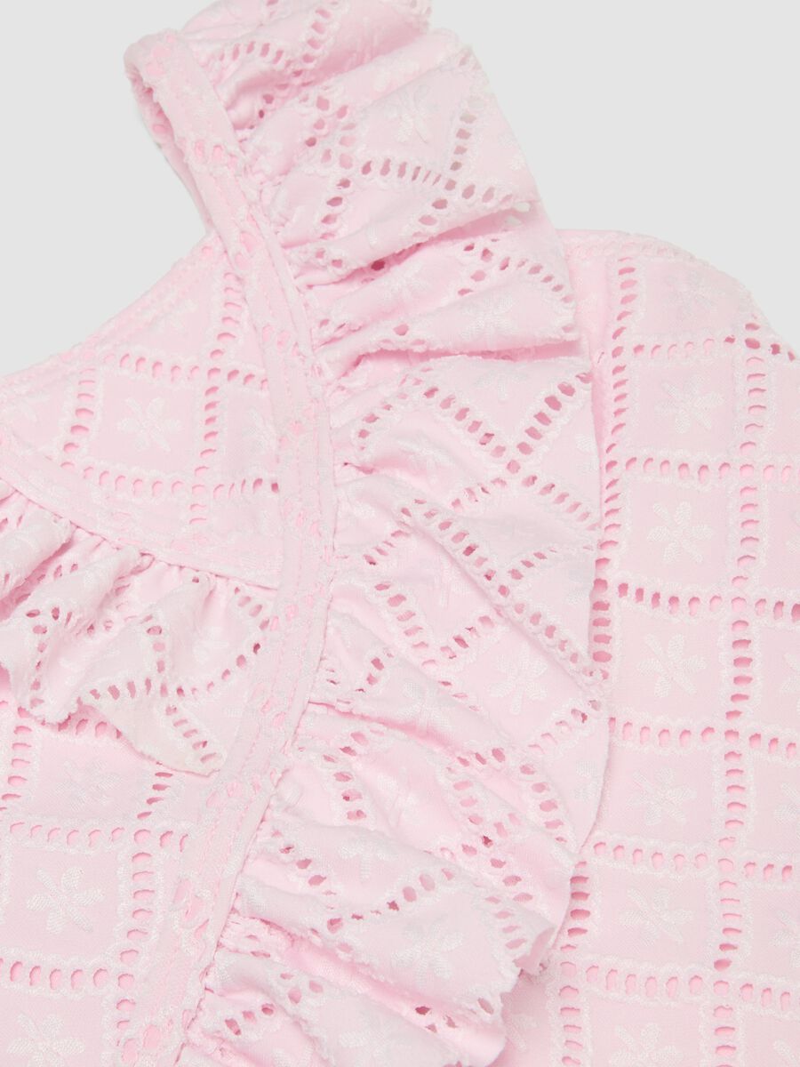 Costume intero rosa in tessuto elasticizzato con volant_2