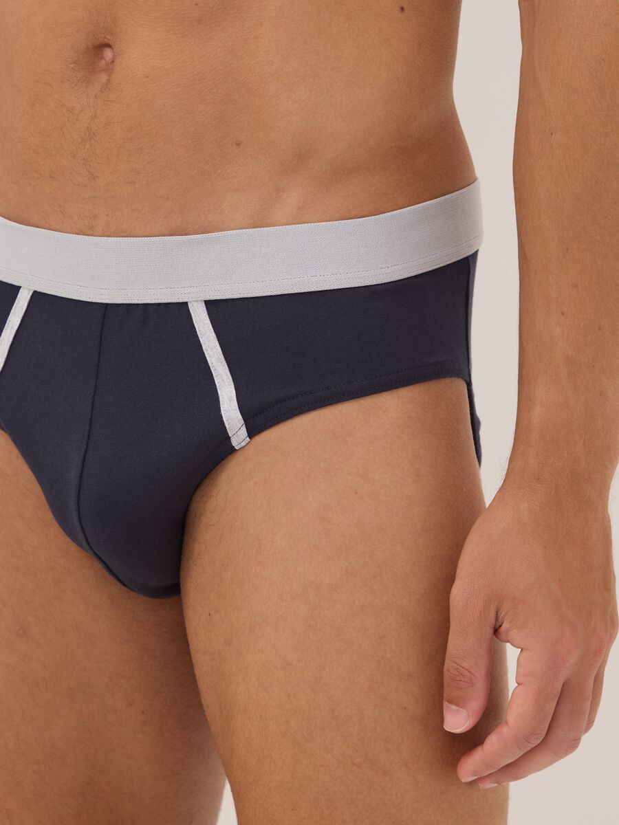 3-pack of multicolour men&rsquo;s briefs in organic stretch cotton_3