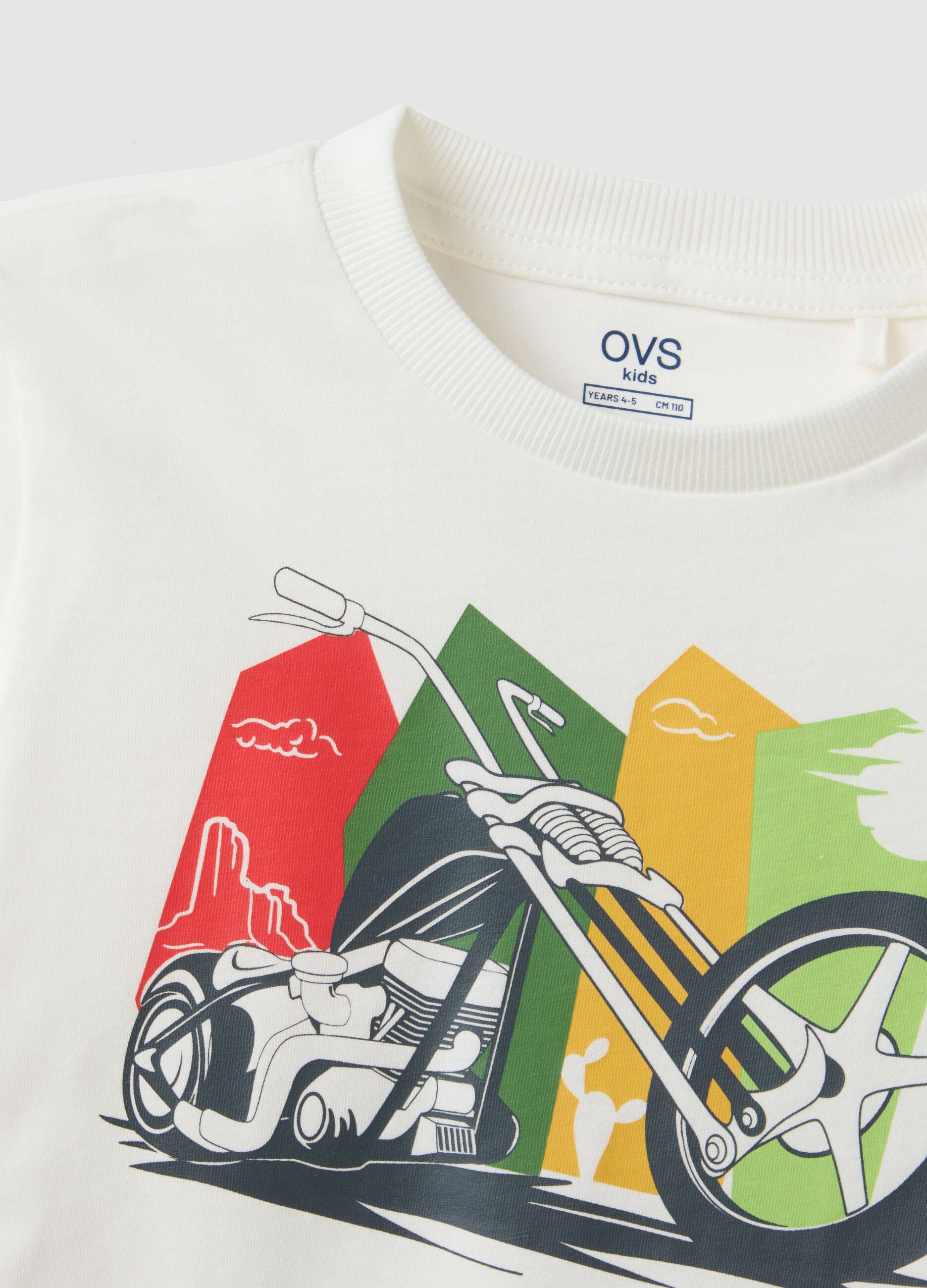 White pure cotton regular fit t-shirt for boys with print