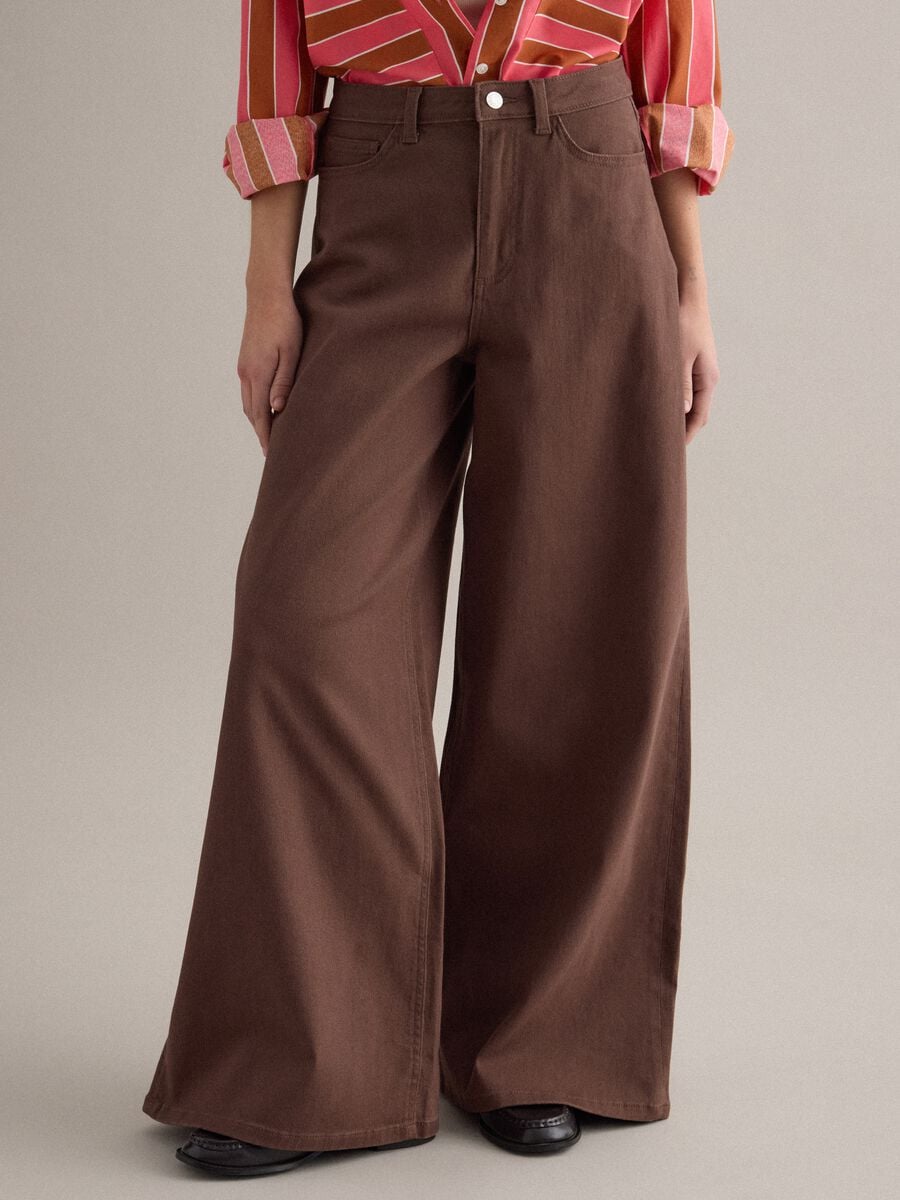 Pantaloni flare in cotone elasticizzato marrone_1