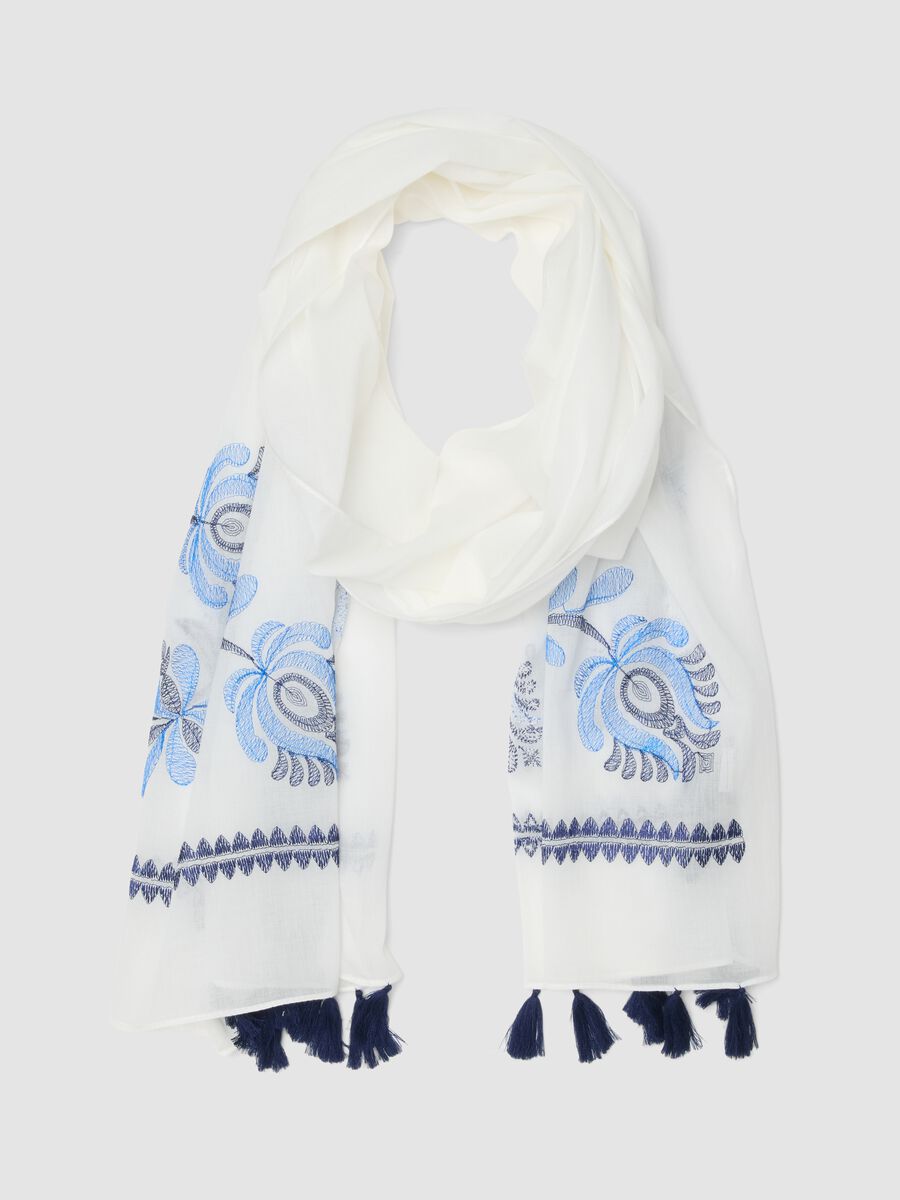 Foulard in puro cotone bianco con ricami floreali blu_0