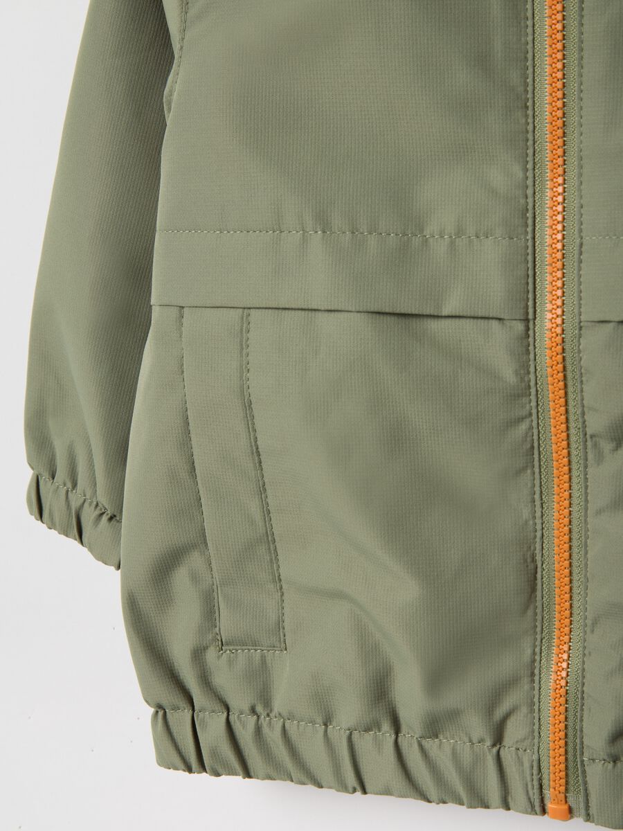 Giacca verde da bimbo regular fit con zip integrale e cappuccio_3
