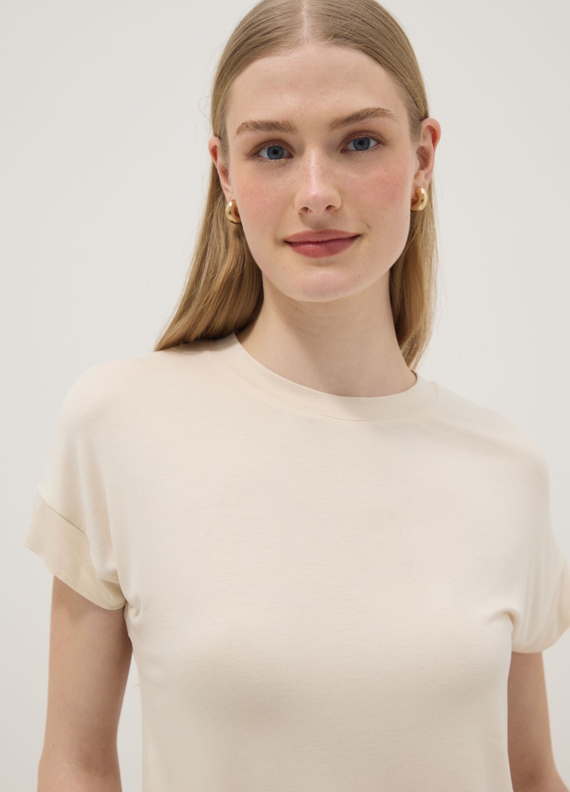 Beige short-sleeve stretch viscose T-shirt