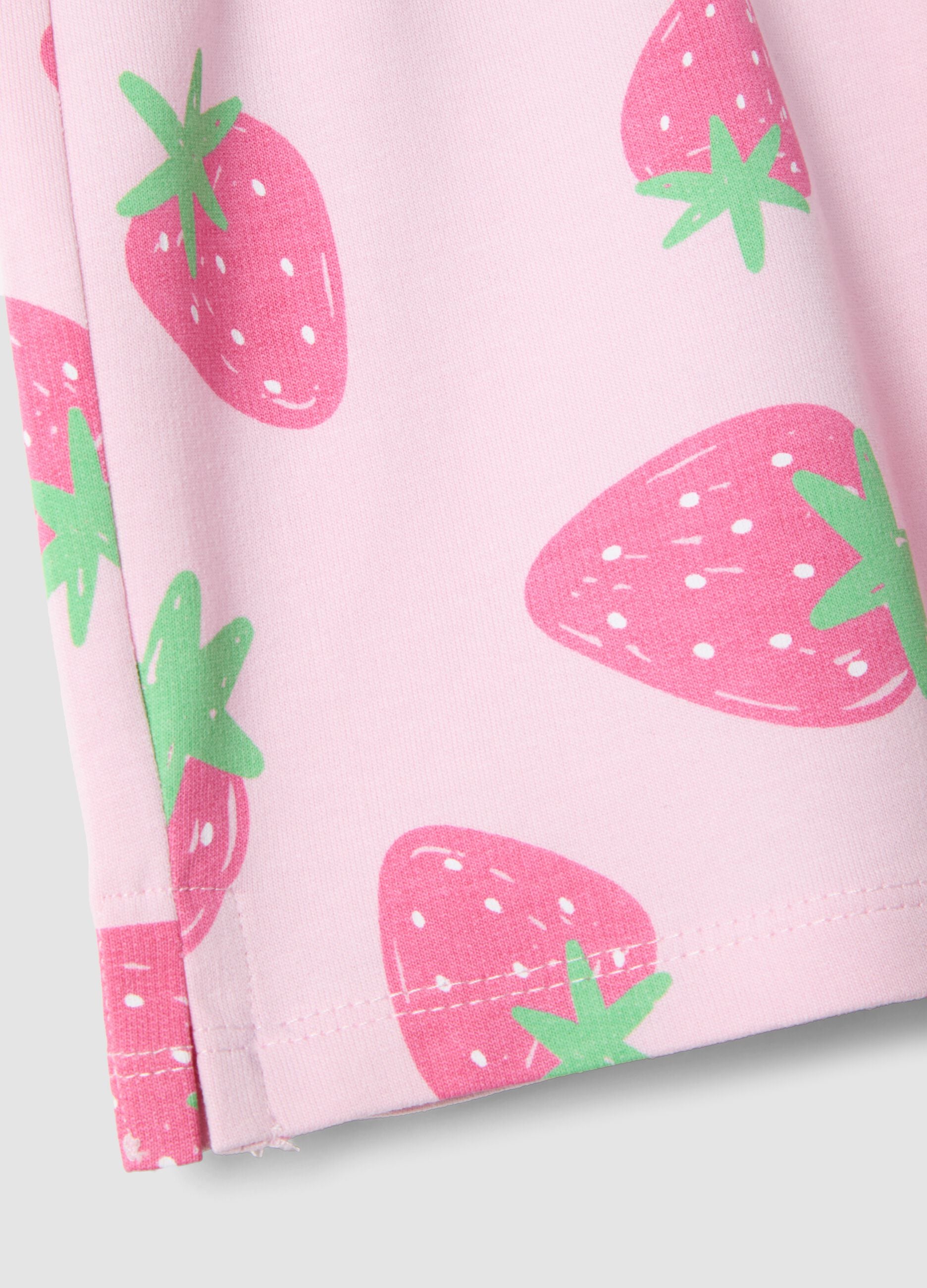 Girls' regular fit pink cotton shorts with strawberries