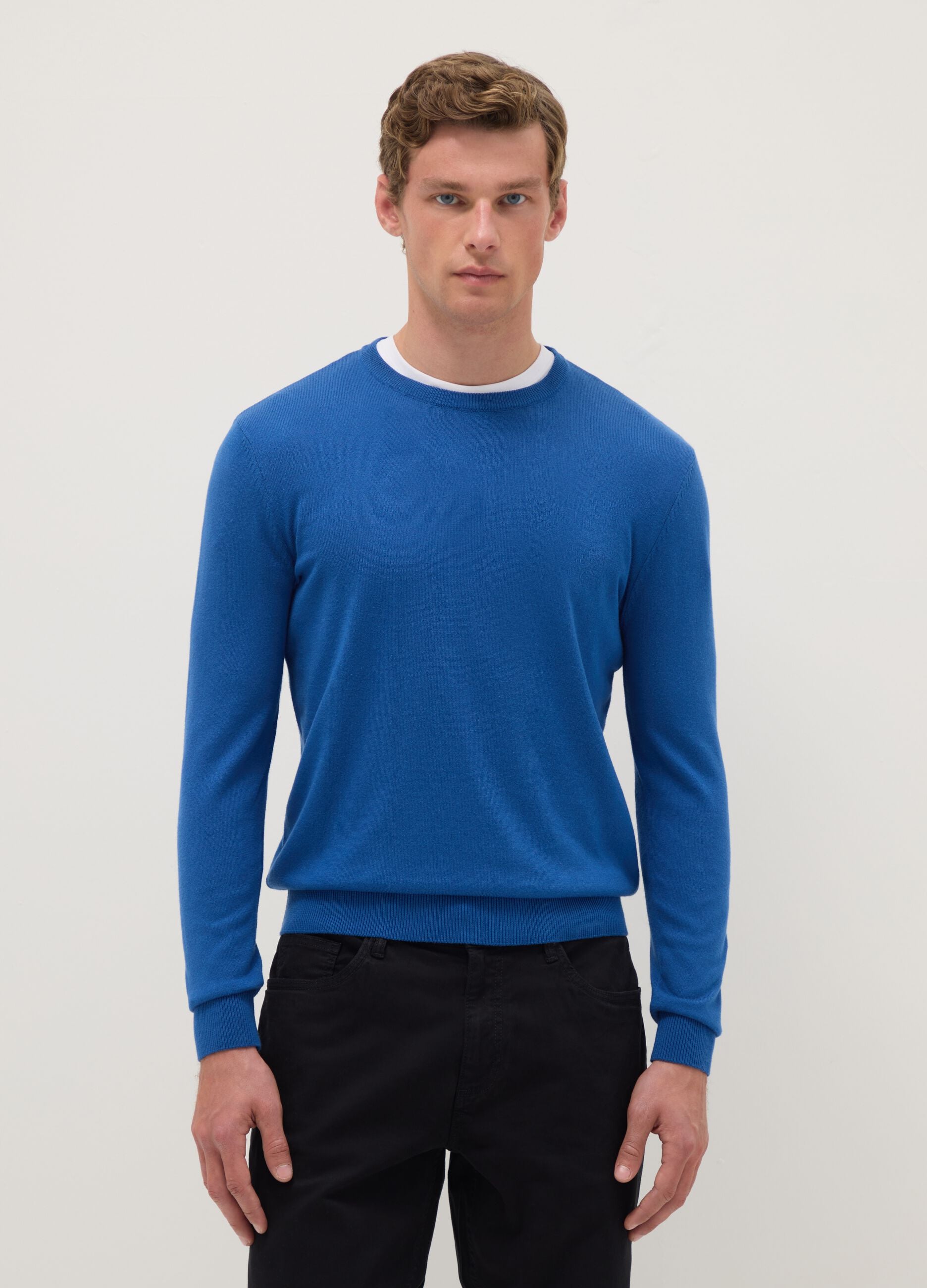 Blue crew neck pullover in cotton blend regular fit