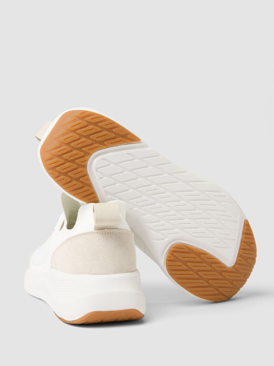 White and beige sporty trainers_2