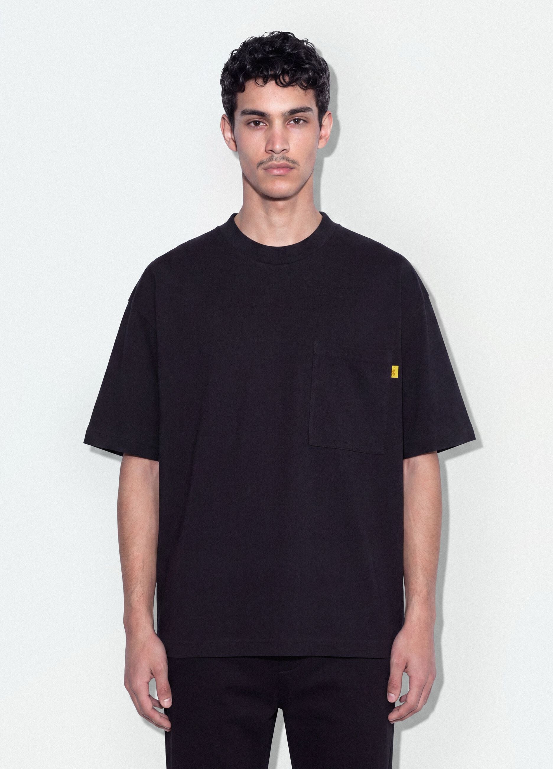 Black pure cotton crew-neck T-shirt with chest pocket, boxy fit