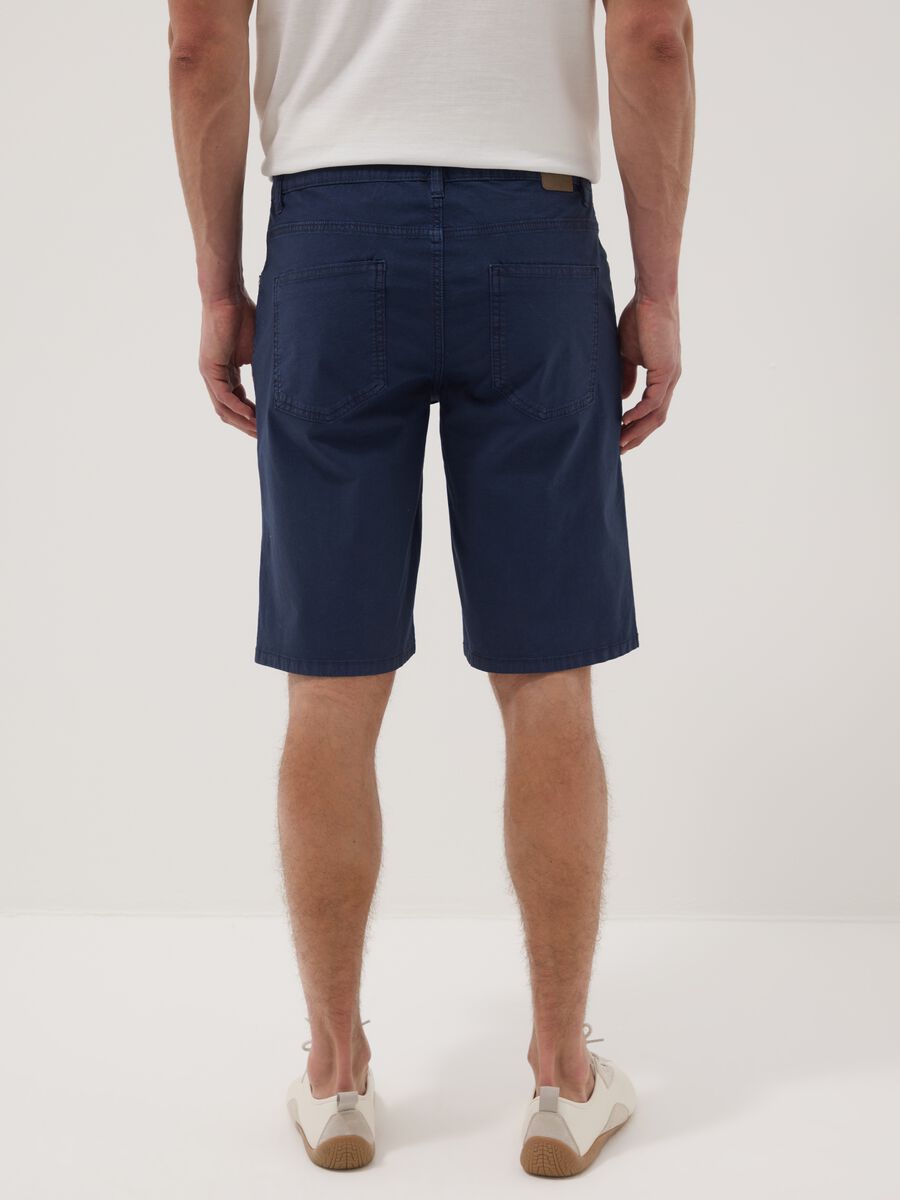 Blue regular-fit stretch cotton bermuda shorts_2
