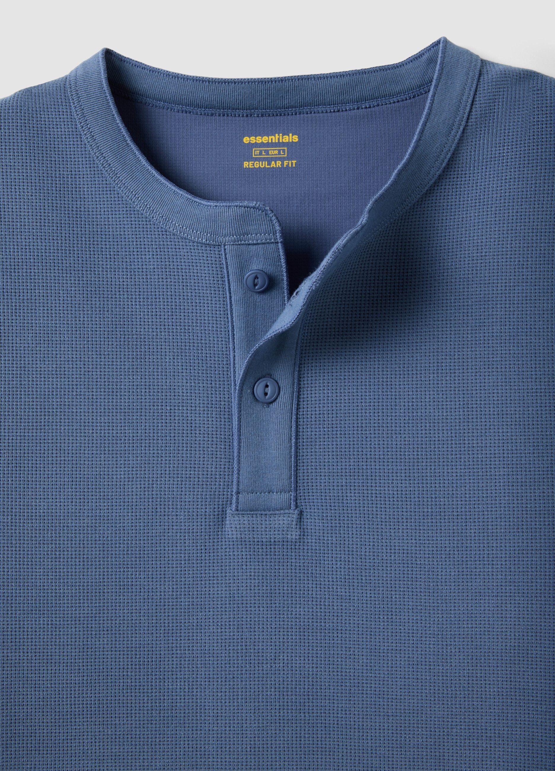 Blue short-sleeve regular fit t-shirt with seraphim collar