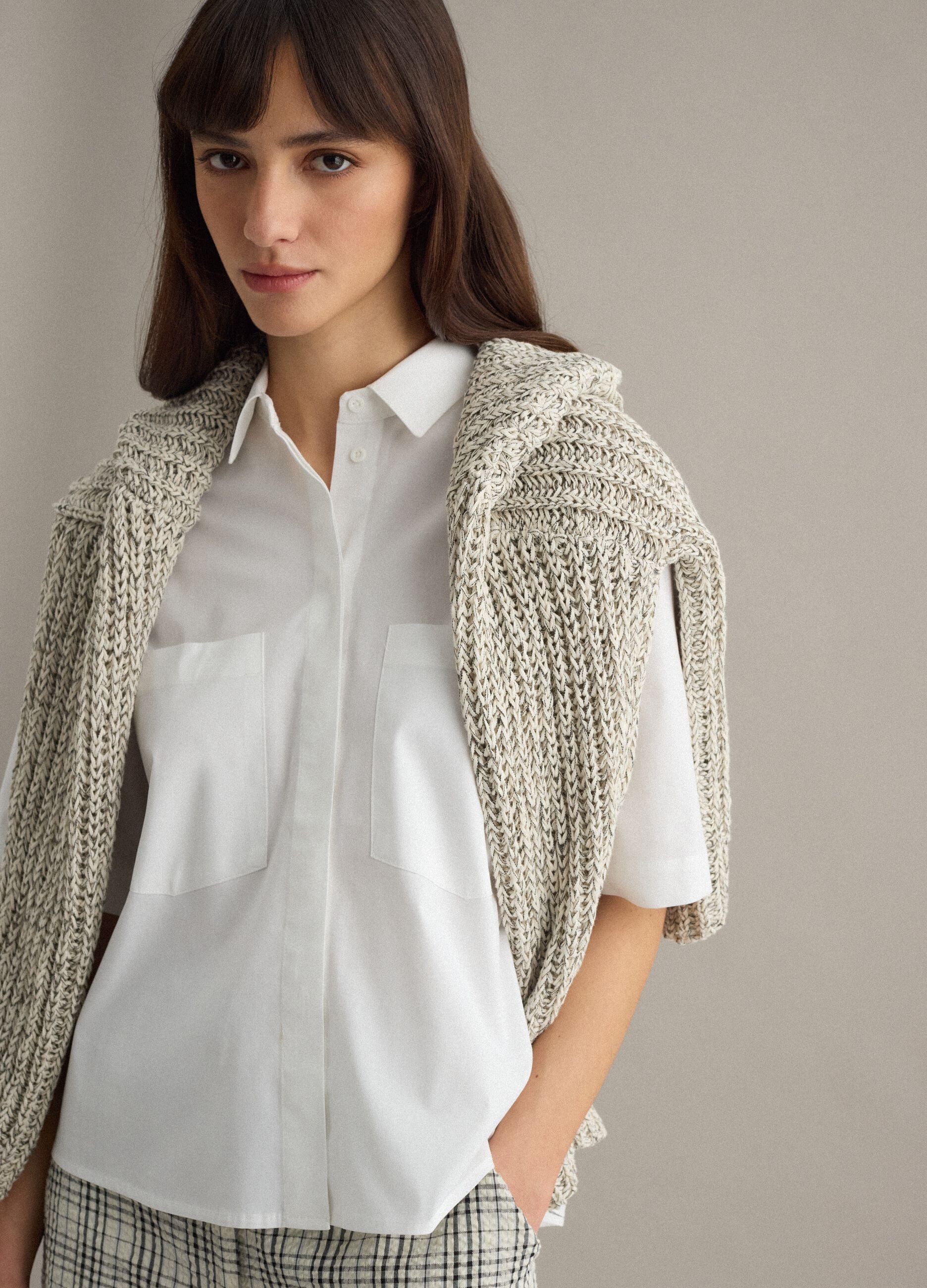 White stretch cotton oversized fit shirt with small pockets
