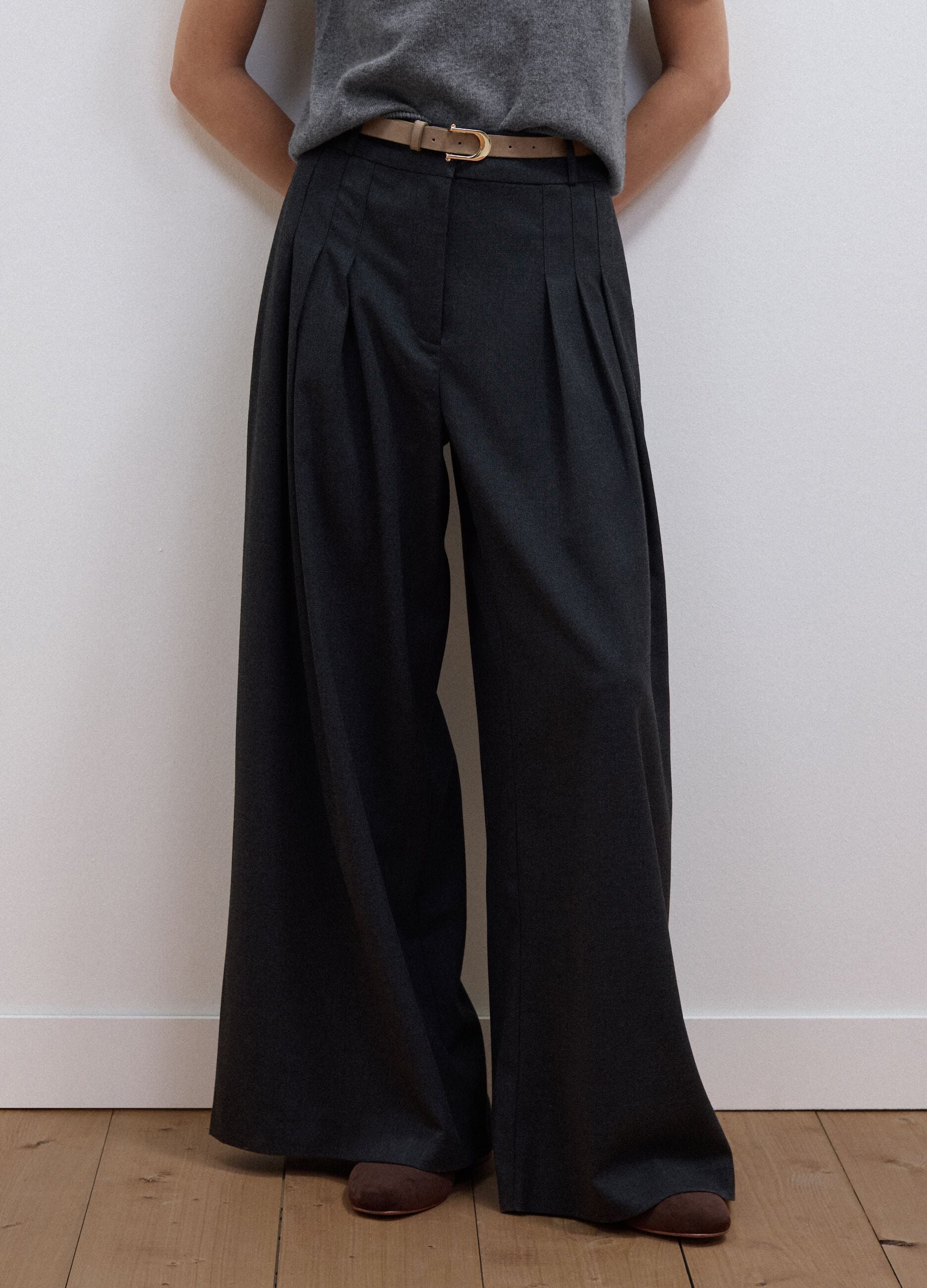 Grey wide-leg formal trousers in stretch viscose with belt