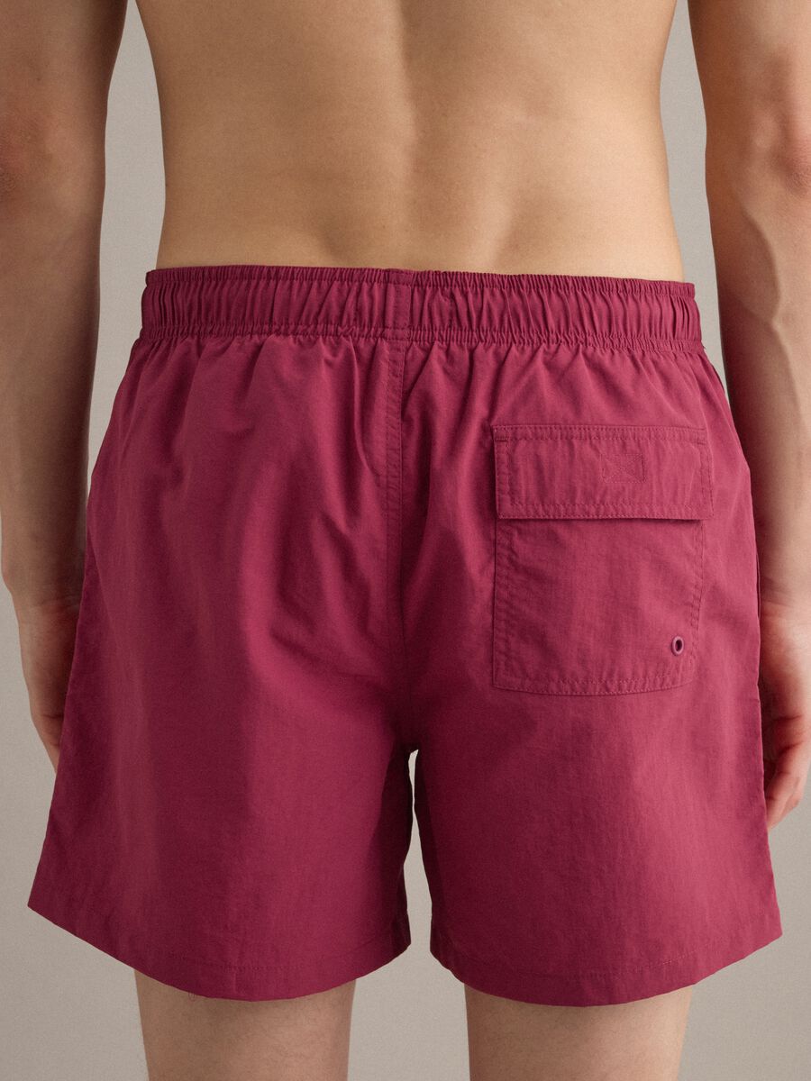 Boxer da mare rosso con vita elasticizzata e coulisse_4