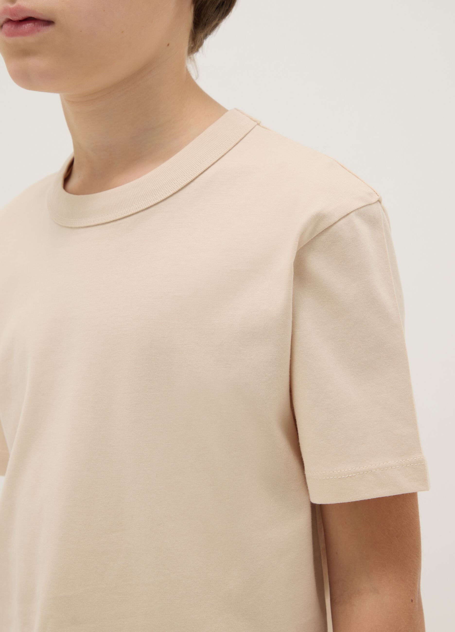Boy's beige crew neck T-shirt in pure cotton, over fit
