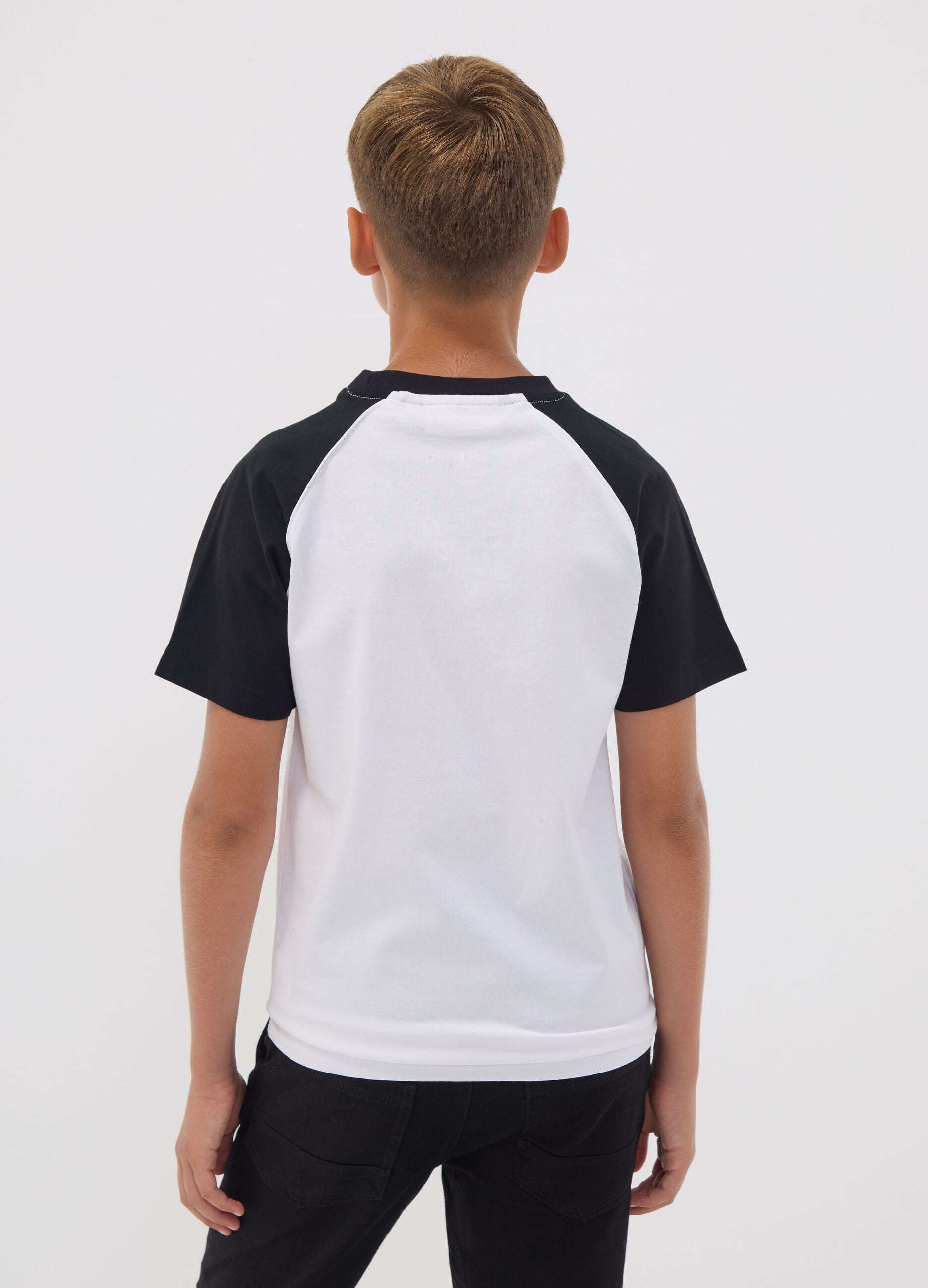 White pure cotton T-shirt with raglan sleeves for boys