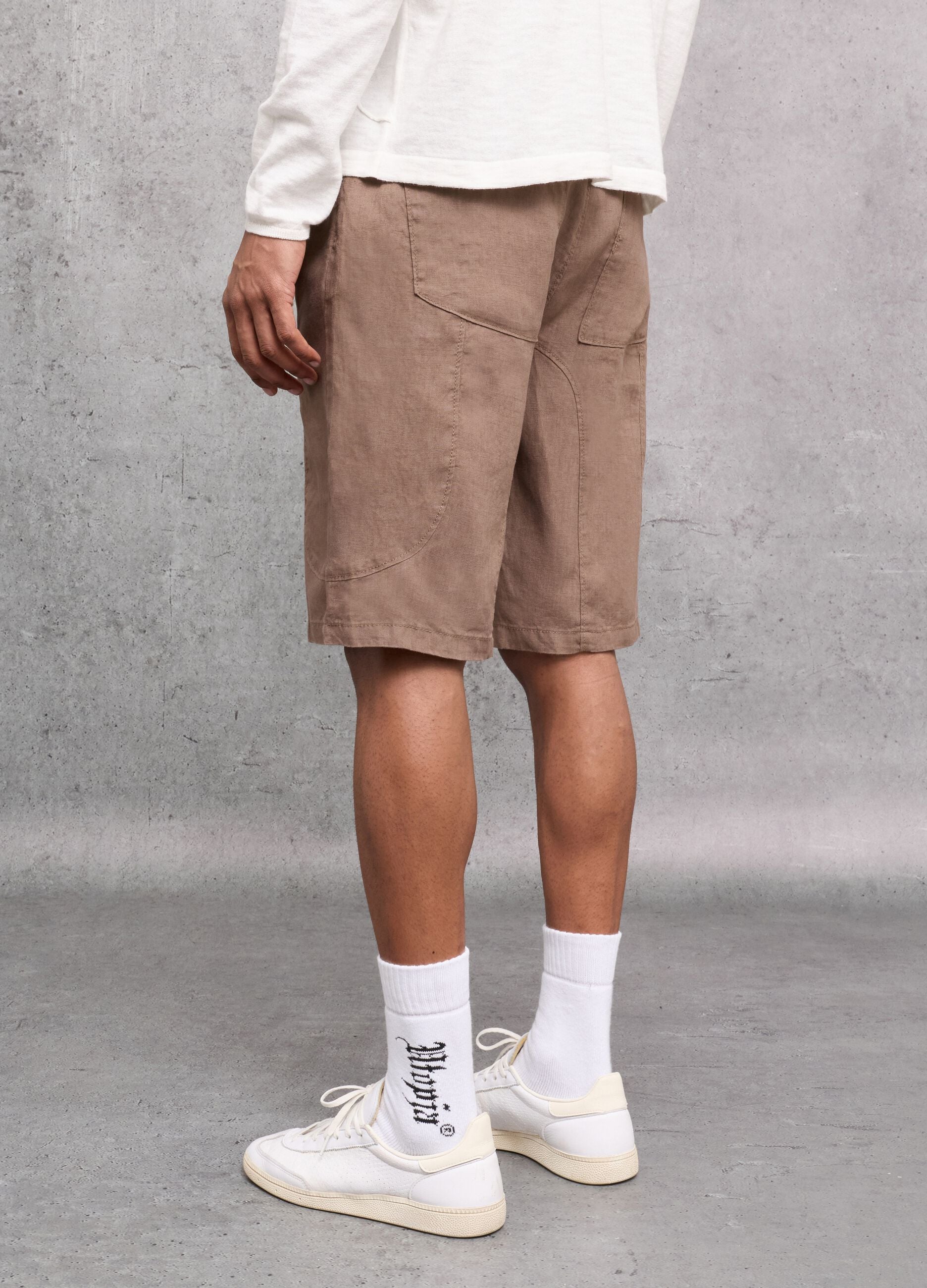 100% Linen Shorts in Mocha