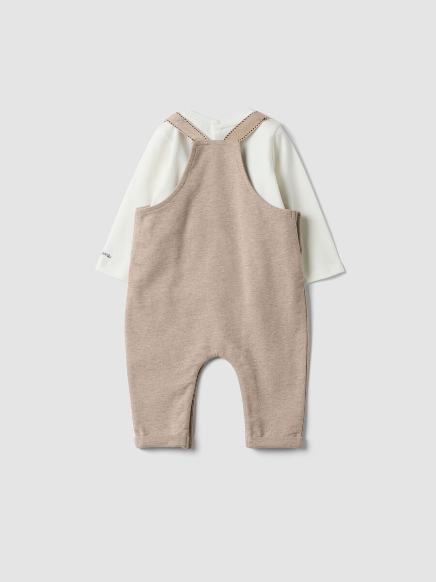 White and beige organic cotton baby set with dungarees_1