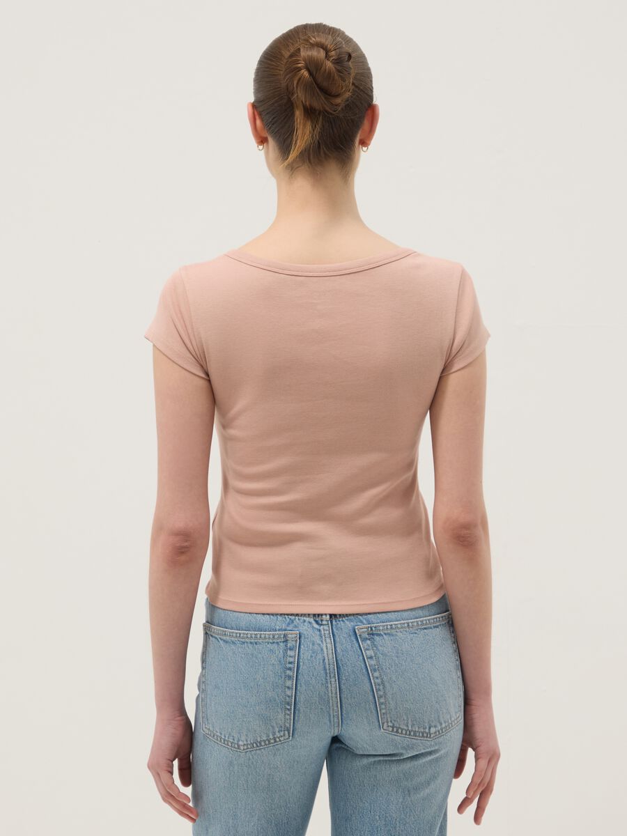 Pink pure cotton regular fit T-shirt with deep serafino neckline_3