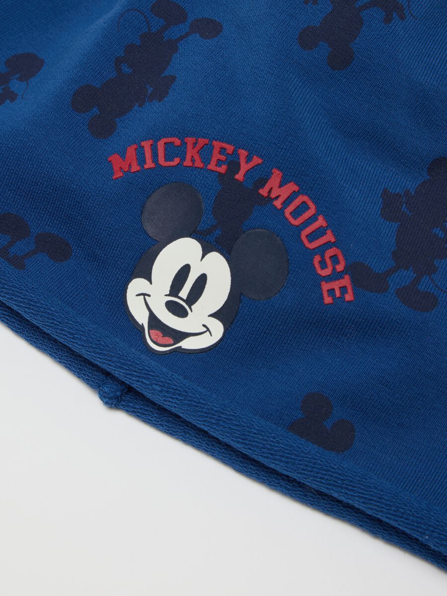 Cappello in cotone elasticizzato blu da bimbo con stampa Mickey Mouse_1