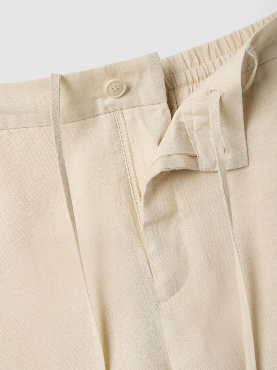 Pure Linen White Bermuda Shorts Regular Fit_5
