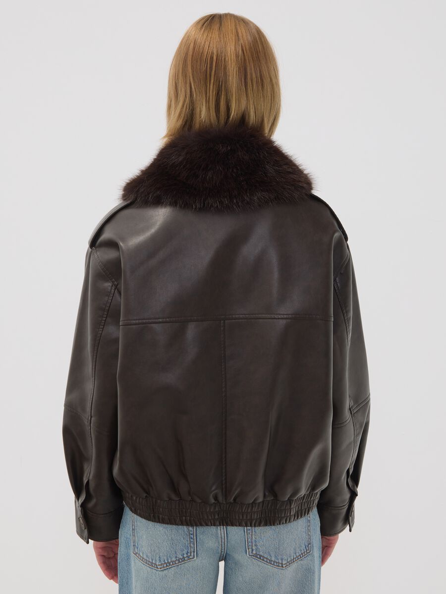 Brown viscose-blend parka with contrasting collar_3