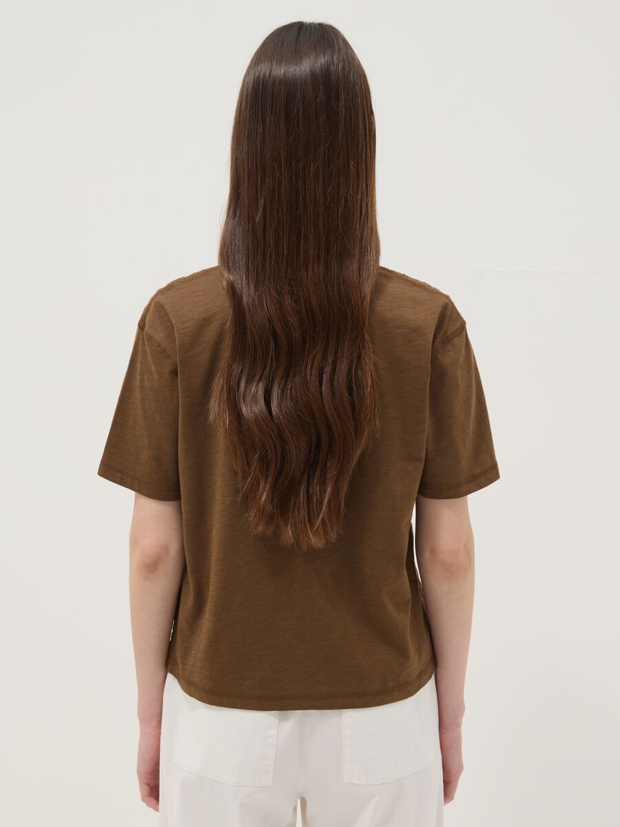 Brown pure cotton T-shirt with broderie anglaise embroidery_3