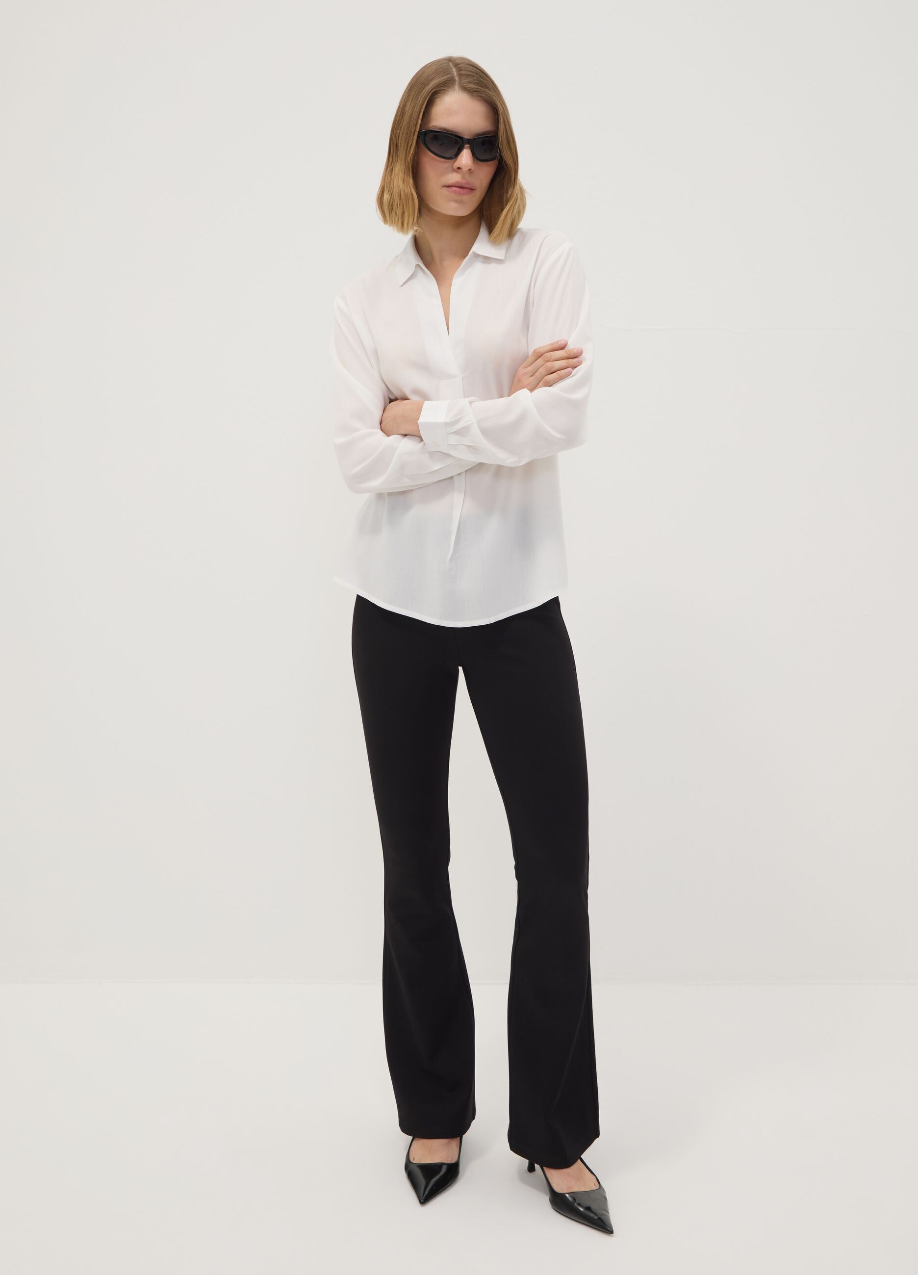 White pure viscose shirt with classic collar, regular fit